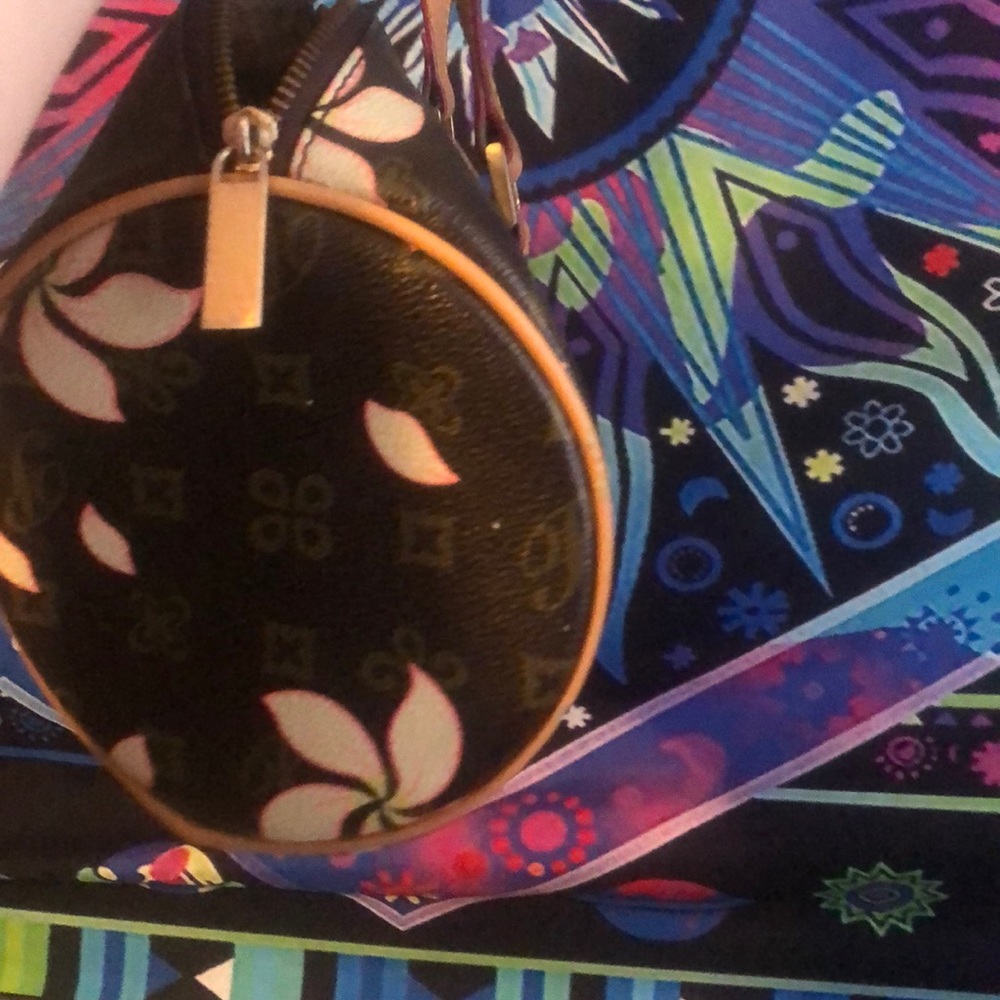 Purse - Picture 2 of 5